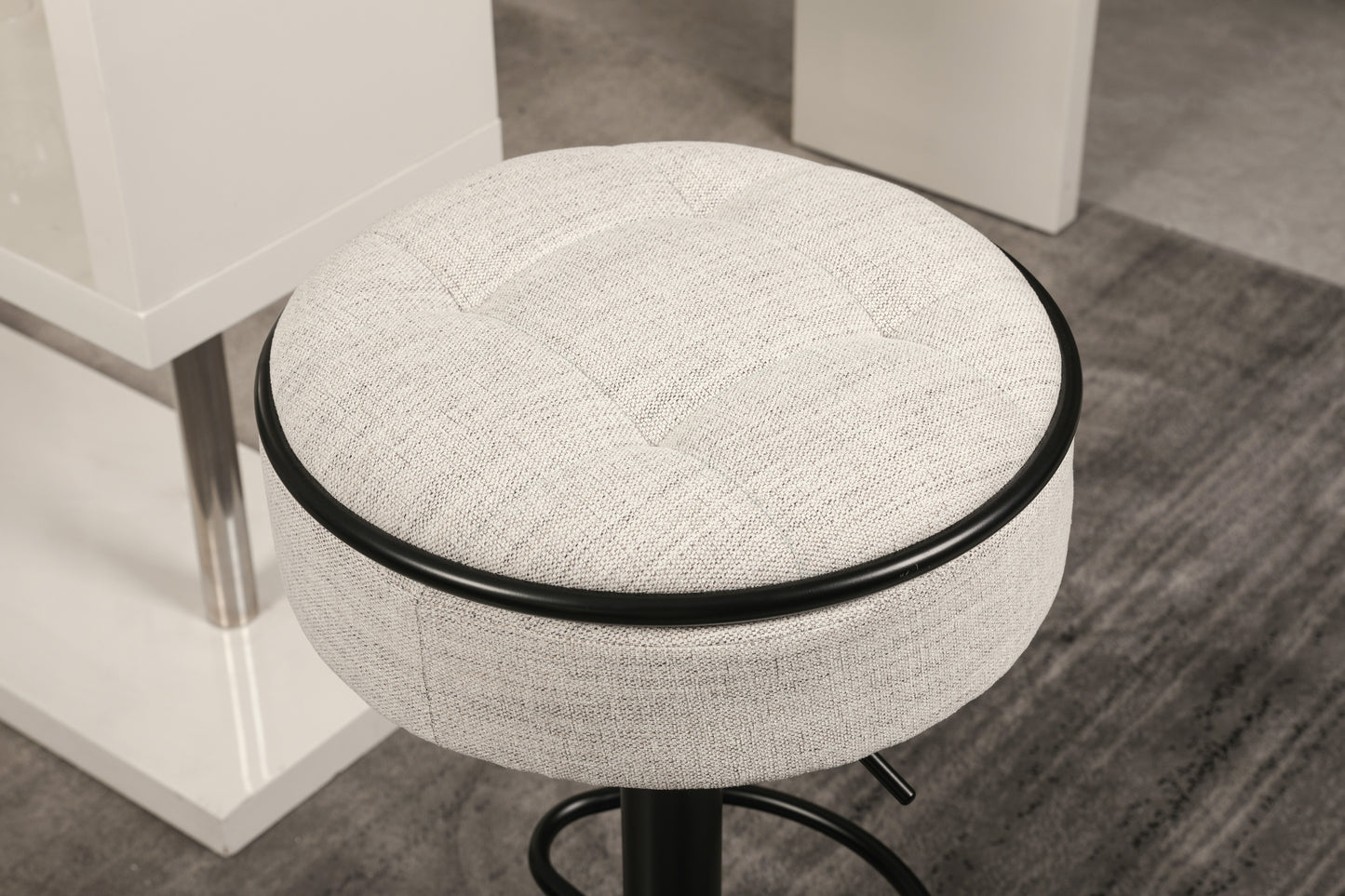 Round Storage Bar Stool Set of 2, Off White Linen Height Adjustable Barstool, 360°Counter Height Swivel Stool, Armless Bar Chair with Metal Frame for Kitchen Counter Dining Living Room