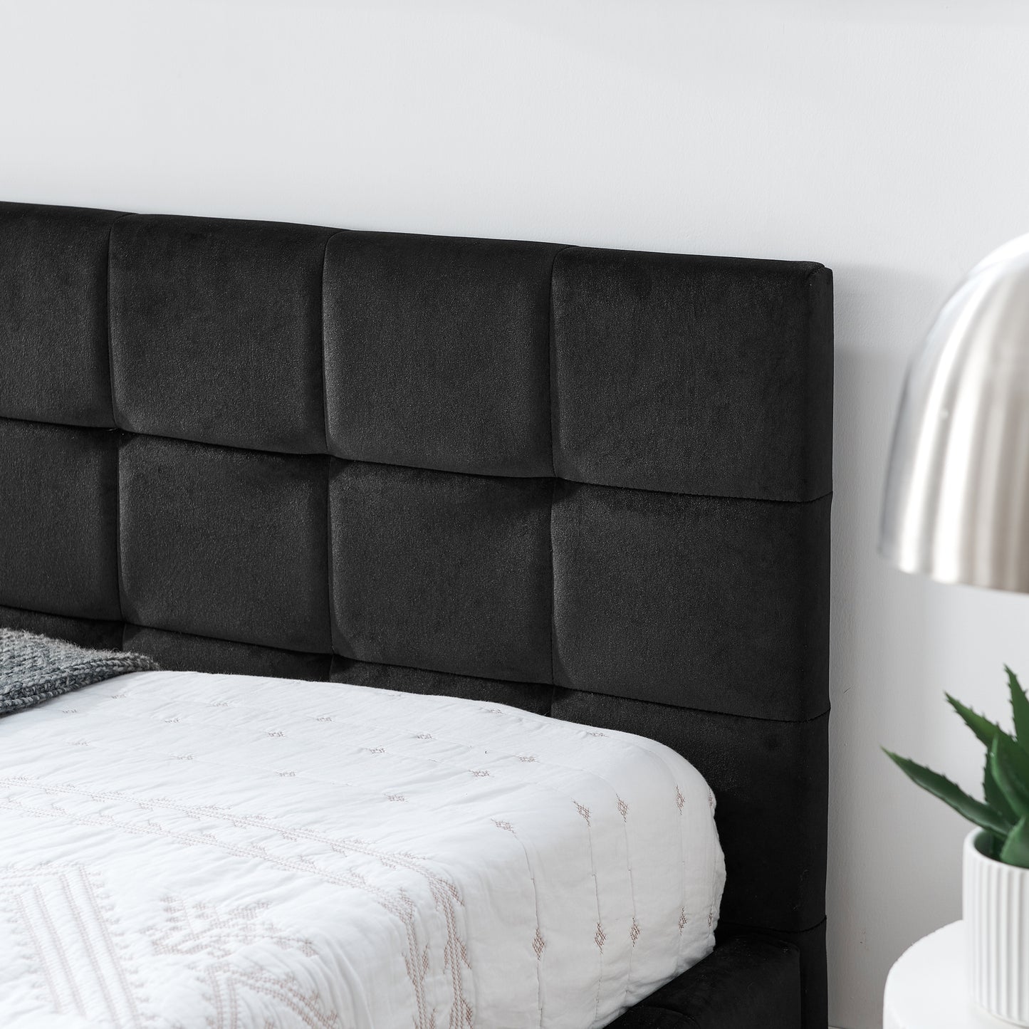 Queen Size Upholstered Tufted Bed Frame, Sofa Bed Frame with Comfortable Backrest and Armrests, Queen Size Bed for Bedroom, Living Room,Velvet, BLACK(85.5''*64.5''*30.5'')