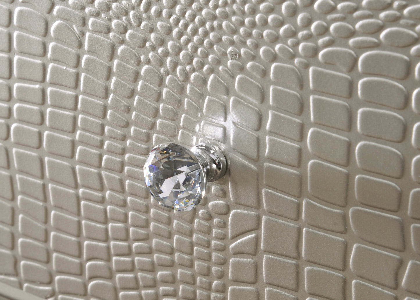 1pc Modern Glam Style Champagne Finish Glam Seven Drawer Dresser Embossed Crocodile Pattern Wooden Bedroom Furniture