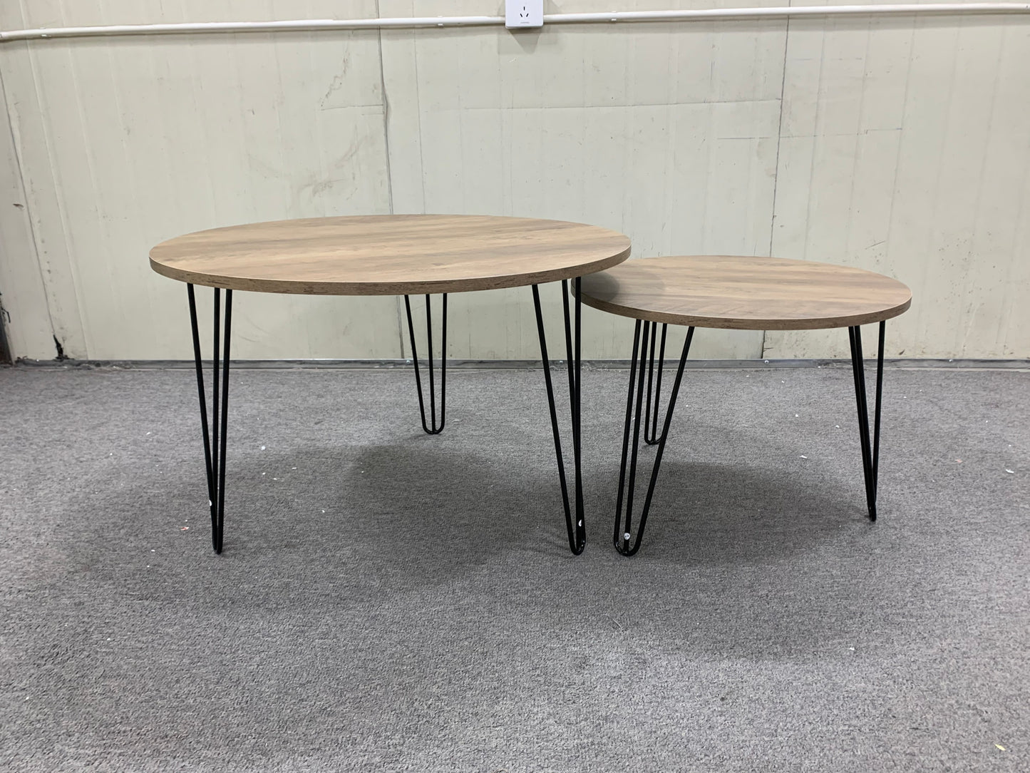 27.56'' Round Nesting Coffee Table Set of 2, Circular Nesting End Table Set, Round Wooden Tabletop, and Sturdy Metal Base for Living Room, bedroom, Brown