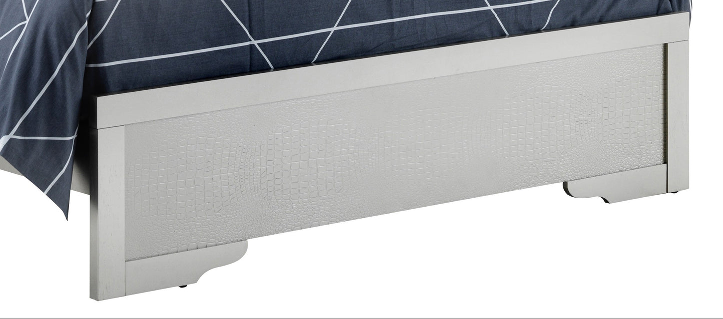 Elegant Transitional Full Bed In Silver Champagne