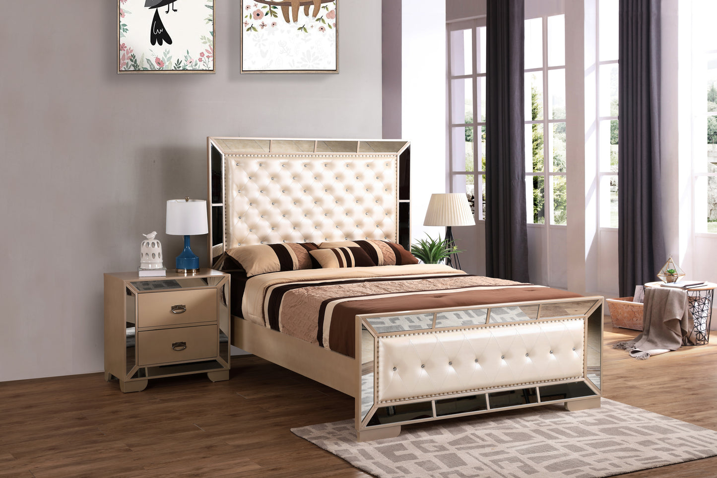 Stylish Contemporary King Bed In Pearl Finish