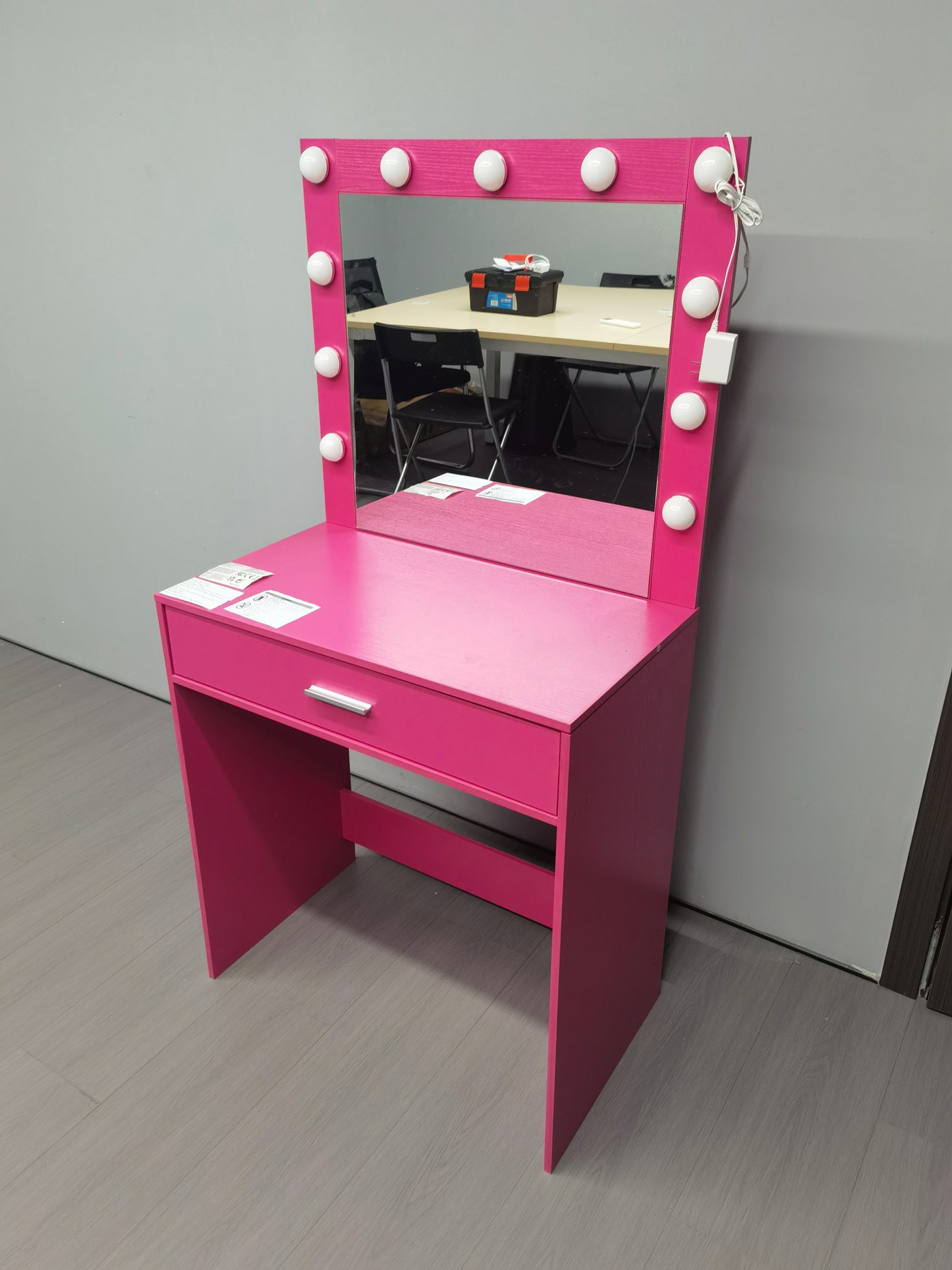 Vanity Desk with Mirror and Lights, Dressing Table with Large Drawer, 1 Level Storage Dresser & 3 Lighting Modes Adjustable Brightness, Suitable for Bedroom(Pink)