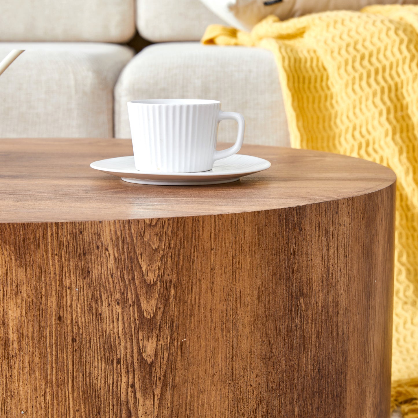 The cylindrical table with its patterned design can be easily integrated into a variety of interior styles, from coffee tables to small dining tables, workbenches or makeshift writing desks.