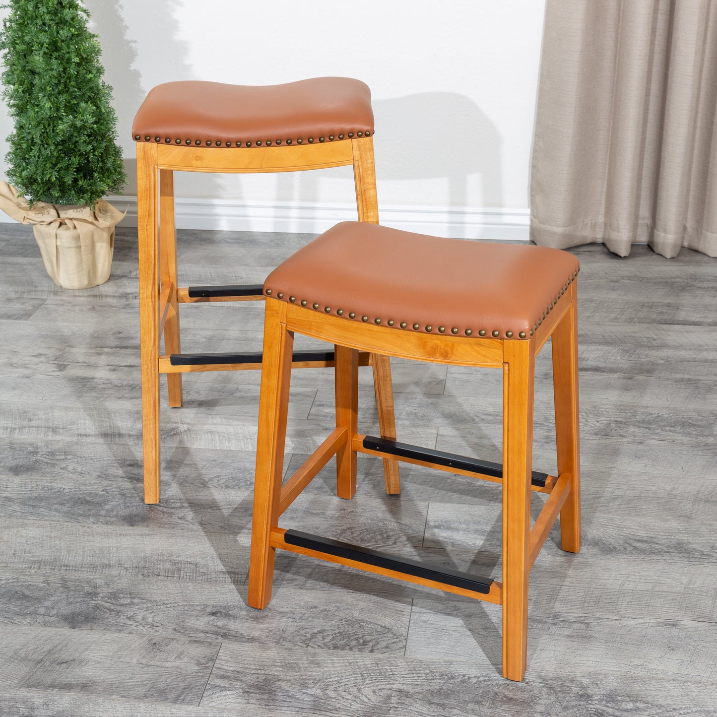 30" Bar Stool, Natural Finish, Saddle Leather Seat