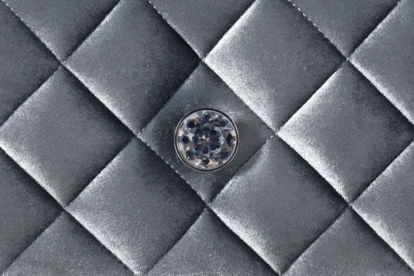 1pc Glam 3-Drawer Nightstand Velvet Tufted Drawer Front Jewelry Tray Faux Crystal Drawer Knobs