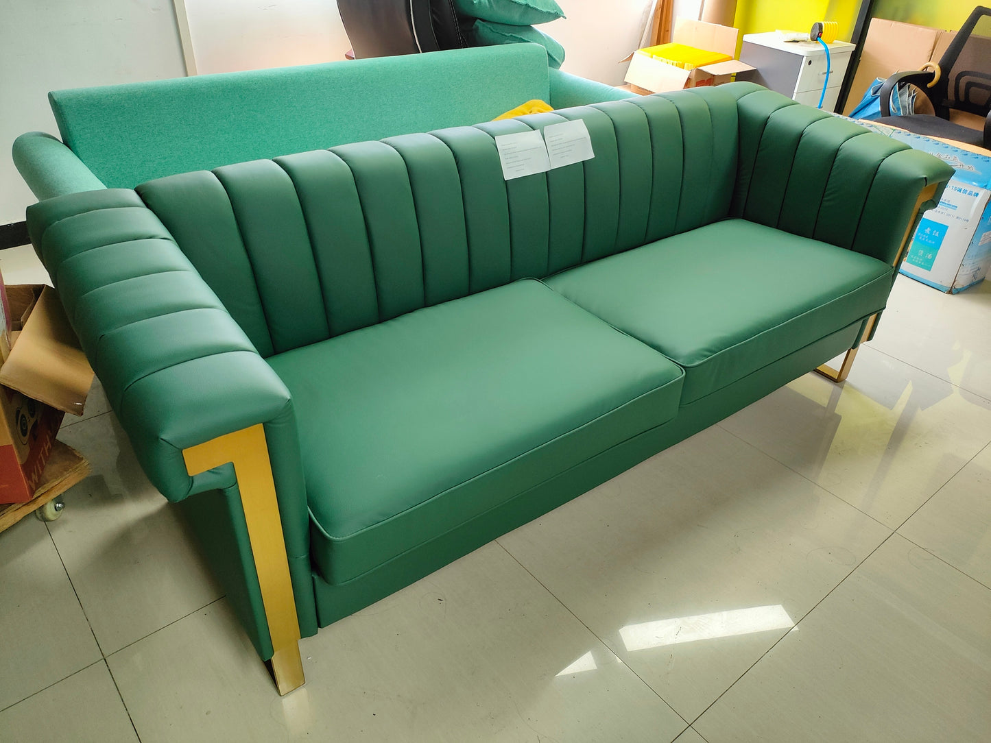 FX-P81PU-GR SOFA  Modern Green PU  Sofa with Gold Accents - Sleek Channel-Tufted Upholstery, 3-Seat Couch for Living Room and Office Decor(TEMU Suitable)