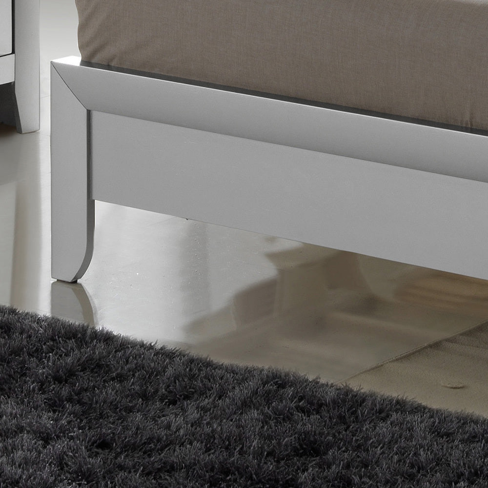 Elegant Contemporary King Bed In Silver Champagne