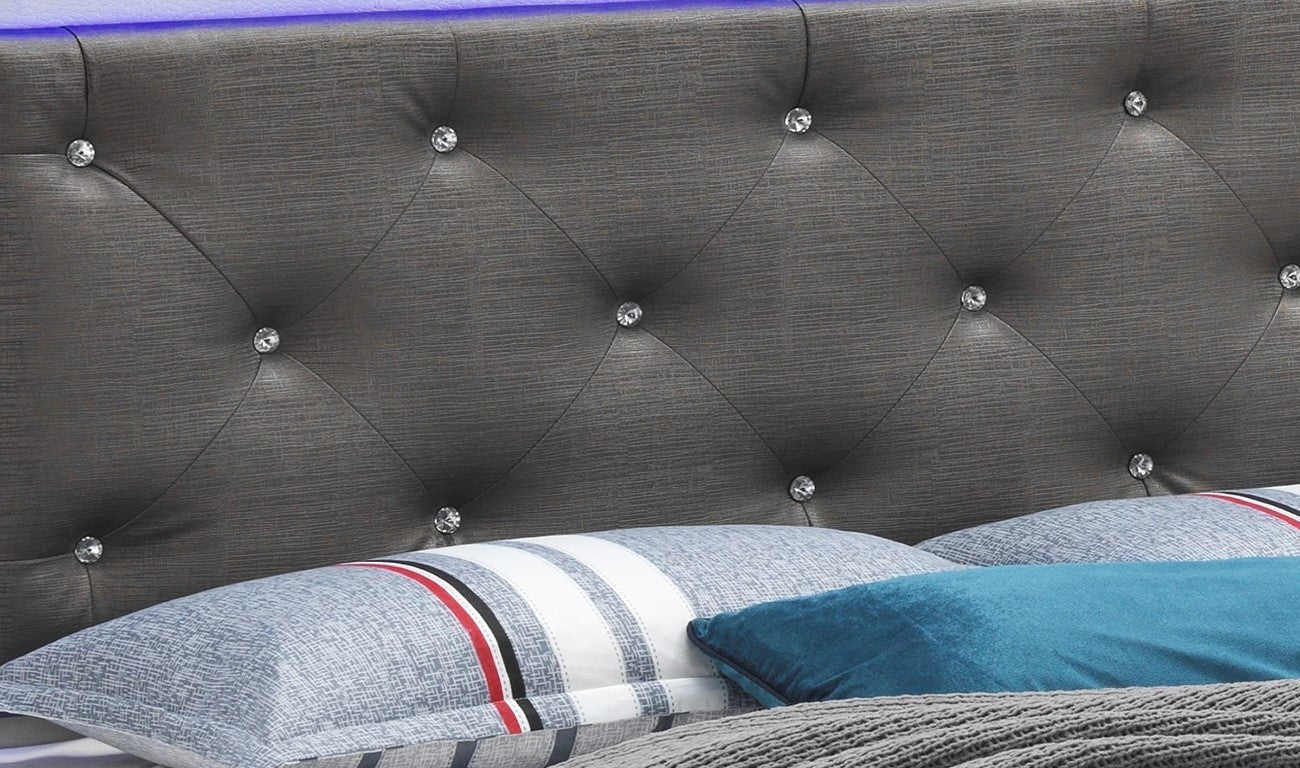 Elegant Transitional Full Bed In Silver Champagne