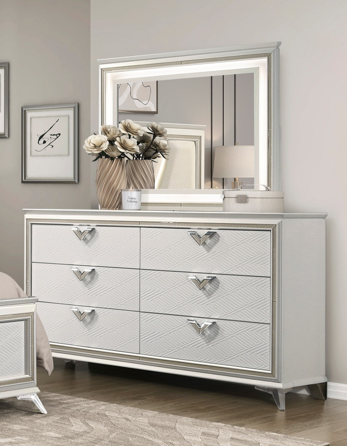 Antique White Finish Dresser of 6 Drawers Modern Luxury Bedroom Furniture 1pc